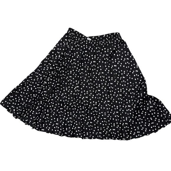 Time and Tru Dresses & Skirts - Black Polka Dot Pleated Midi Skirt XL
